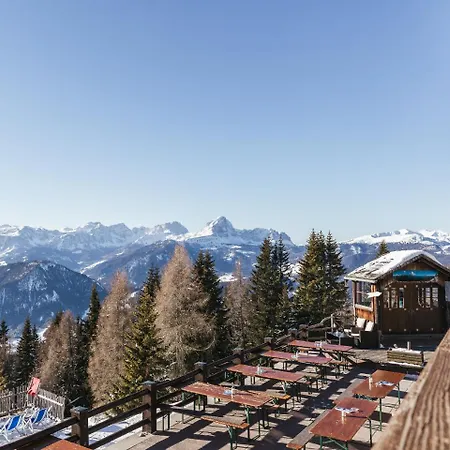 Hotel Rifugio Graziani Hütte San Vigilio Di Marebbe Exterior foto