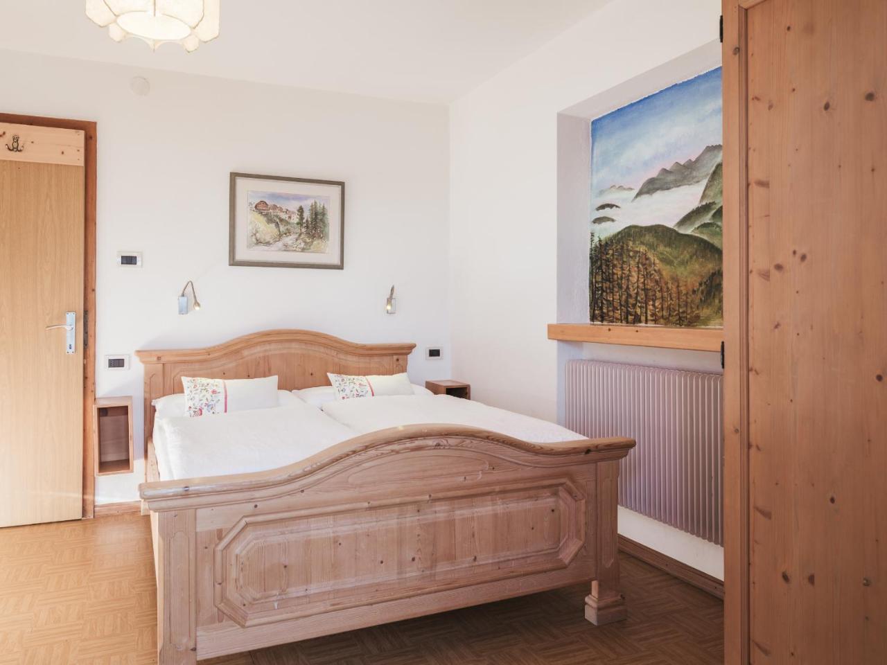 Rifugio Graziani Huette Hotel