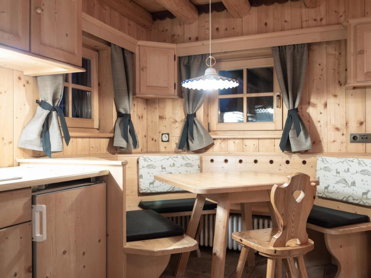 Rifugio Graziani Huette Hotel